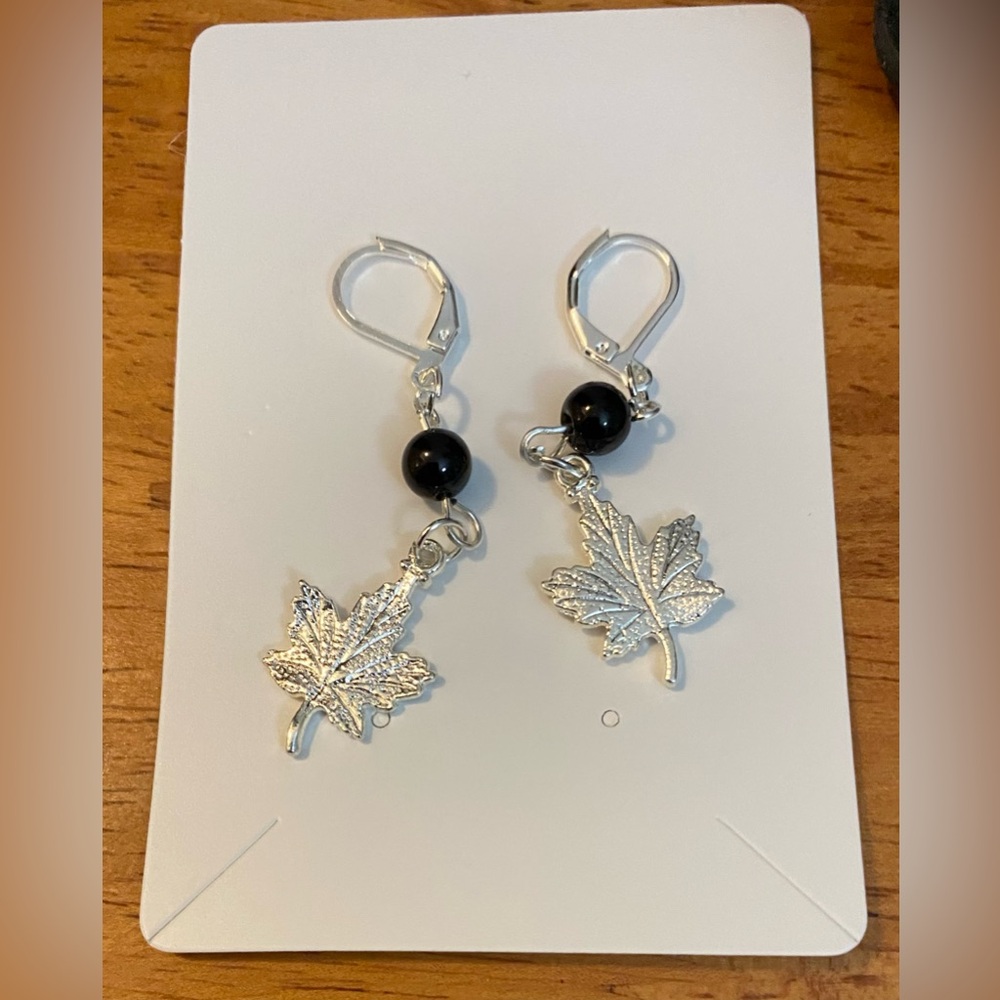 Black crystal crystal beads with maple leaf charm earrings NEW